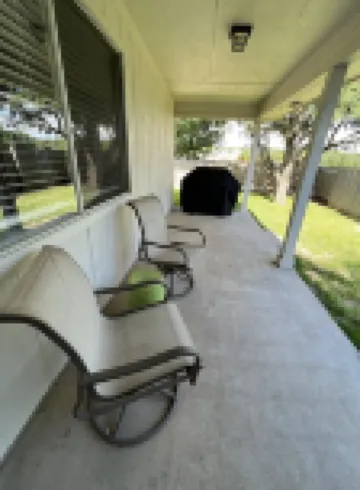 Cedar Park single-story house with greenbelt access and close to everything!