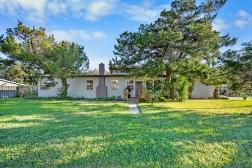 Mid-mod, boho home w/ a pool!