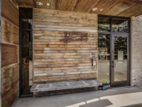 Perfect for groups! Walk to Journeyman/downtown Three Oaks