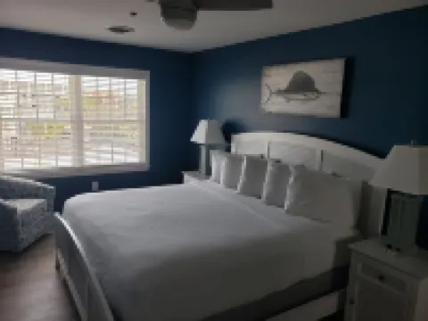 Bayfront Family Friendly 2BR on a Marina - Great Location & Beautiful Views!