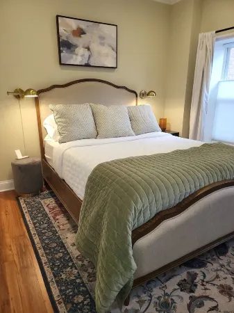 Downtown Lexington Private Apt!