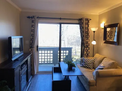 Cozy Studio Overlooking 18 Hole