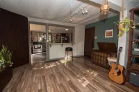 Private bungalow set in the forest Hotels in Hamilton County