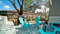 1925 Historic Bradenton Bungalow, Convenient to Downtown and Anna Maria Island!