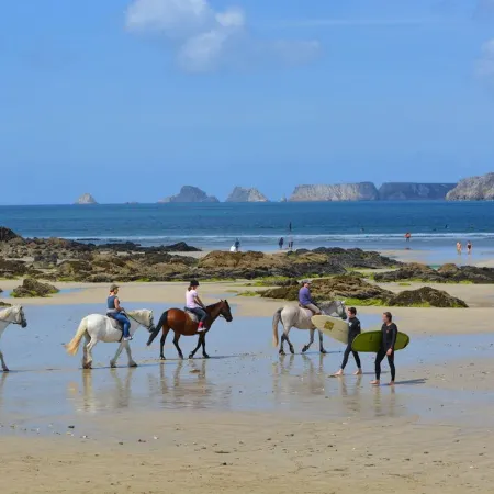 MORGAT 70 meters Beach, 8 people with garden and parking