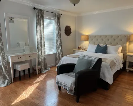 Cozy & Private Family Beach Home in Lake Como Hotels in Lake Como