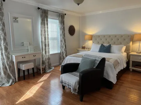 Cozy & Private Family Beach Home in Lake Como 萊克科莫酒店