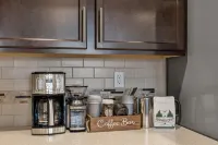 Modern Luxury Base Camp with 3 King Beds 1 Mile to Downtown Bend, 5-Star Reviews