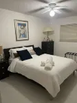 The Gaudium House Spacious, peaceful, Pool, Game room, close to attractions