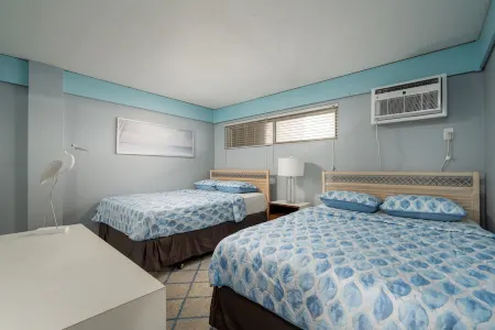 Oceanfront condo - sunrise views, direct beach access & pool