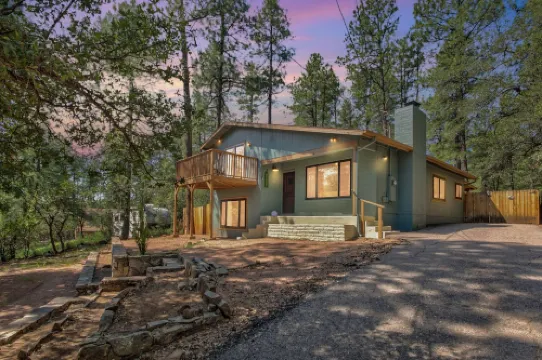 Elkchanted Inn Pine: Fully Fenced Backyard, Spacious Cabin in Woods w/King Bed