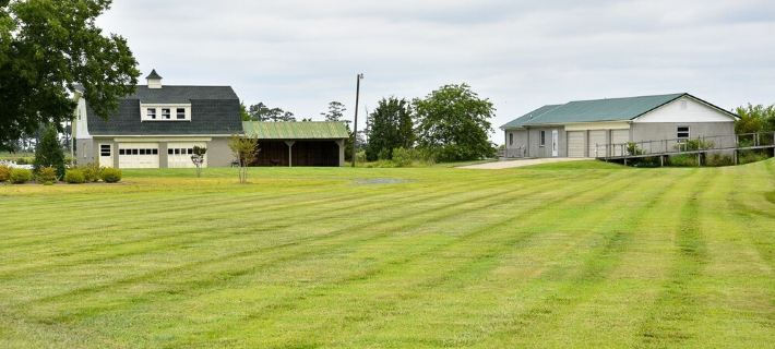 Charming Waterfront Cottage with Boat Ramp and boat docking - Pet Friendly Hotels in Accomack County