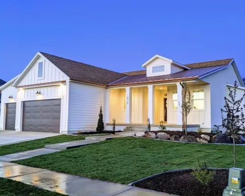 Modern Mapleton Get-a-way Hotels in Mapleton