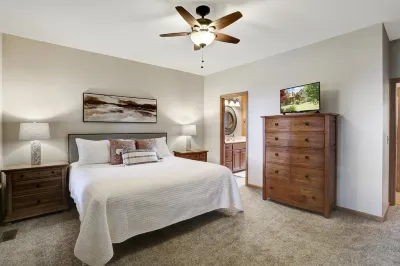 Respite Ridge with Game Room - Stunning View