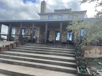 Private Hilltop Hideaway w/ resort pool & Outdoor Living Hotels near Doeskin Ranch