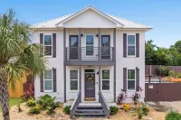 Welcome to "Squeeze the Day" House Near the Beach!