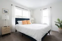 3 BR in the Heart of Middletown, Minutes from Beach!