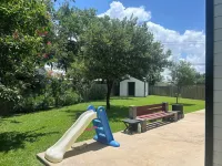 Spacious 3/ 21/2 house 24 min drive to Austin downtown