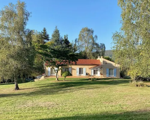 Superbe Villa au Sein dun Parc Arboré d1 ha Hotels in Foix