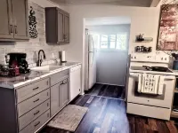 Cute, convenient, quiet Eagle River 2 bedroom home