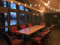 Rustic Lakefront Log Cabin Retreat w/Pontoon included Memorial to Labor Day