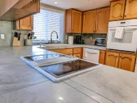 Private Yosemite Lakeview Retreat: Perfect for Groups & Families