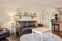 Apartment on the Knoll with private pool