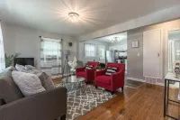 Modern & Cozy Cape | 4 Bedroom House | Central Location