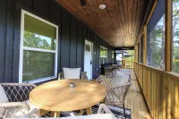 BRAND NEW - Peaceful Waterfront  -  5 Minutes From Caddo State Park!