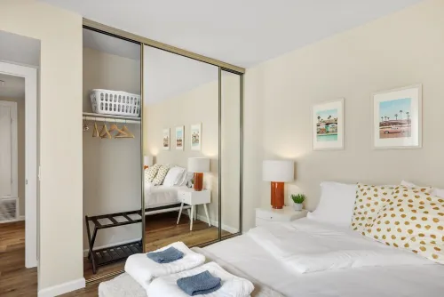 Welcome to the Grand Bahama. An updated condo in South PS with Mountain Views.