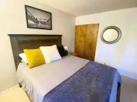 Amazing Views, hot tubs, pool, sauna and plenty of parking at cozy Frisco condo
