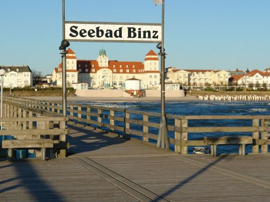 Modern, quiet apartment close to the beach on the outskirts of Binz with balcony