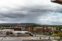 Modern Condo Near the Heart of Downtown la Crosse and All it Has to Offer!