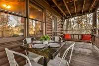 Mtn Views! Triple Decks, Hot Tub under the Stars, Secluded Feel Log Cabin, Games