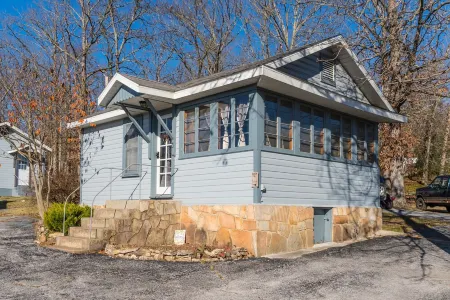 Zen Den at Rockaway Rentals near Branson