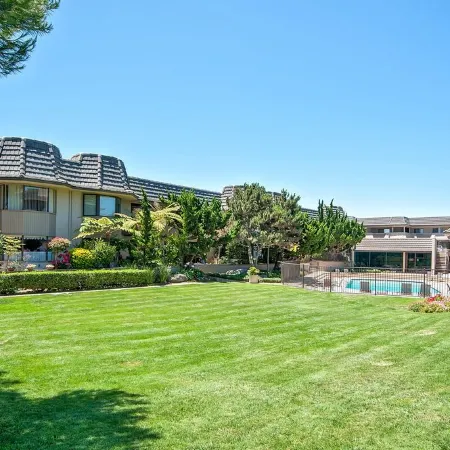 Poolside and Beachfront Remodeled Close to Everything!