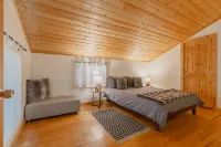 Mt Baker Retreat - Hot Tub, BBQ, Fireplace