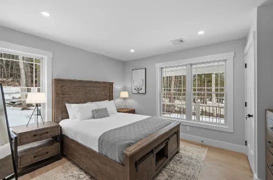 King’s Lodge in Woodstock – Sleeps 9, Family Retreat!