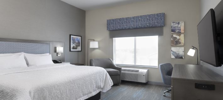 Hampton Inn & Suites St. Charles Old Town Area Hotels in St. Charles County