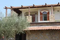 BEACHSIDE VILLA: Apartment with terrace - Relaxing Getaway