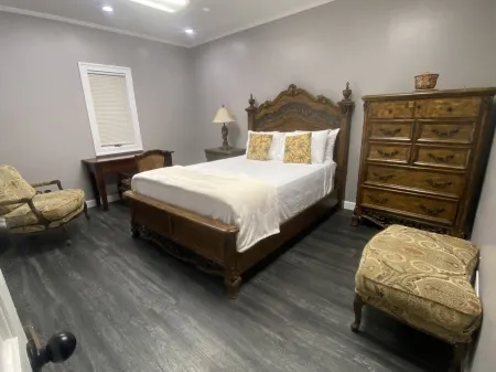 Amazing & Huge 3 Bedrooms-Save Cost Отели в г. Уилмар