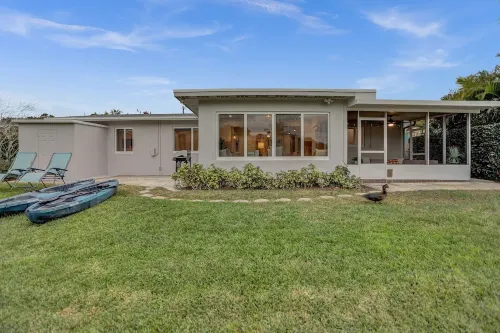 Walk to Wilton Dr | Waterfront