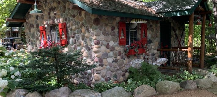 Cozy 3 Season Cabin with Gas Fireplace Heated Floors One Bedroom Studio Hotels in Vilas County
