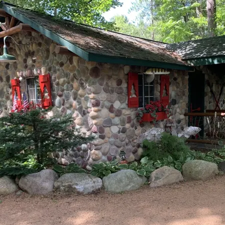 Cozy Cabin Gas Fireplace Heated Floors One Bedroom Studio