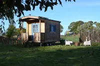 Autarker Schäferwagen mit Kamin Ganzjährig Nutzbar