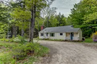 Cozy & Rustic Cottage, Close to North Conway and StoryLand!