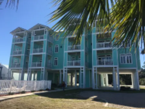 Water Front, Pool and Boat Slip
