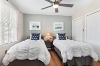 Waterviews, Comfort & Convenience!