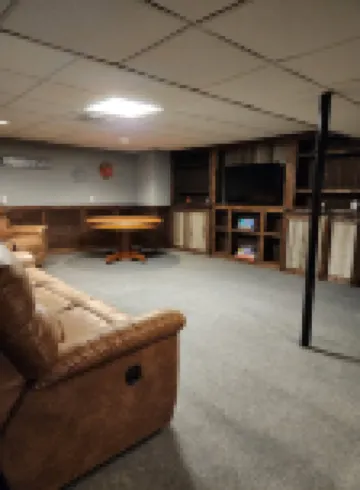 Beautiful 5 bedroom home only minutes from UIUC