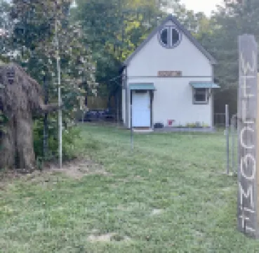 Bigfoot Inn -cabin with loft -near Illinois River